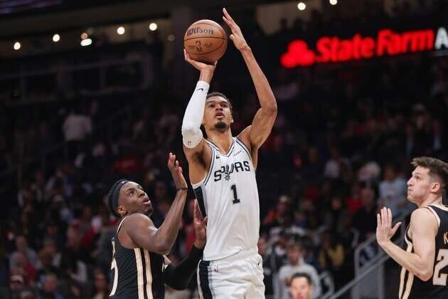 Victor Wembanyama powers Spurs to season sweep of Hawks