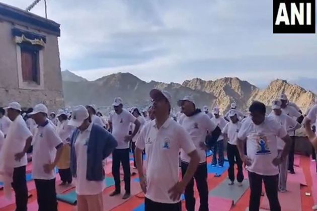 "Yoga is needed in our daily lives": Union Minister Arjun Ram Meghwal participates in Yoga Day celebrations in Leh
