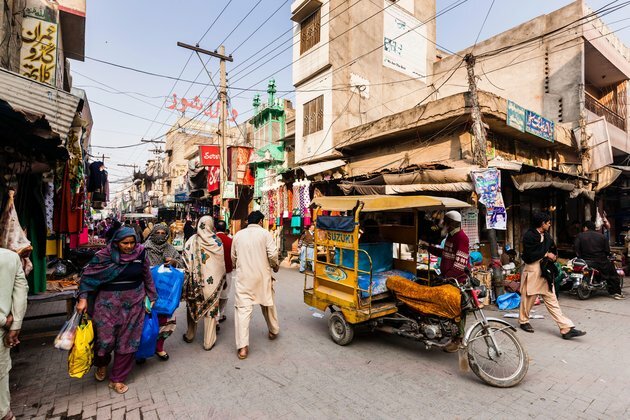 Pakistan: how an economic crisis has sent prices rocketing