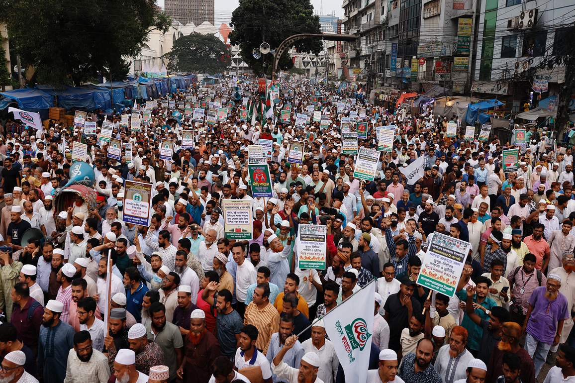 Violence erupts at start of Bangladesh election campaign