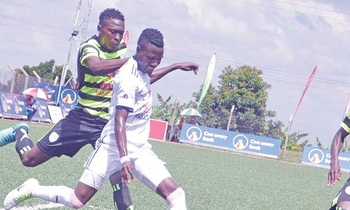 Omuteebi wa Busiro, Usama Arafat ng’asindirira ennyanda ku ggoolo ya Kyaggwe gye yawangula 2-1 mu gy’ebibinja. Eggulo, Busiro yakubye Mawogola 1-0 eggulo okwesogga semi. Omuteebi wa Busiro, Usama Arafat ng’asindirira ennyanda ku ggoolo ya Kyaggwe gye yawangula 2-1 mu gy’ebibinja. Eggulo, Busiro yakubye Mawogola 1-0 eggulo okwesogga semi.