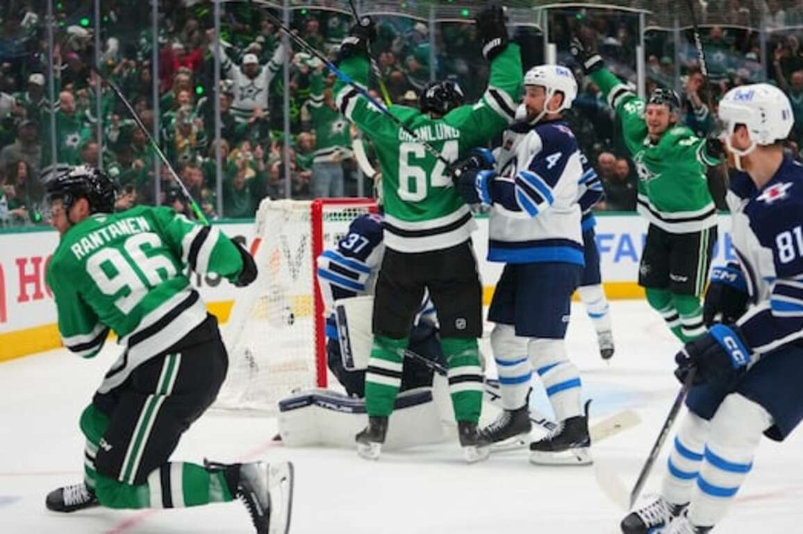 Stars take series lead after beating Jets 5-2