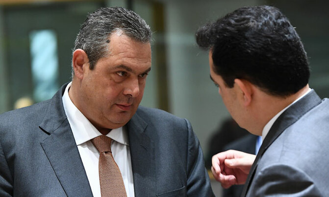 Greek economy takes new blow, in the red in 2016 Greek economy takes new blow, in the red in 2016