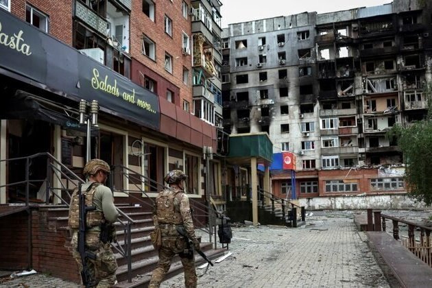 Battle For Ukraine's Pokrovsk Escalates As Russian Forces Press On