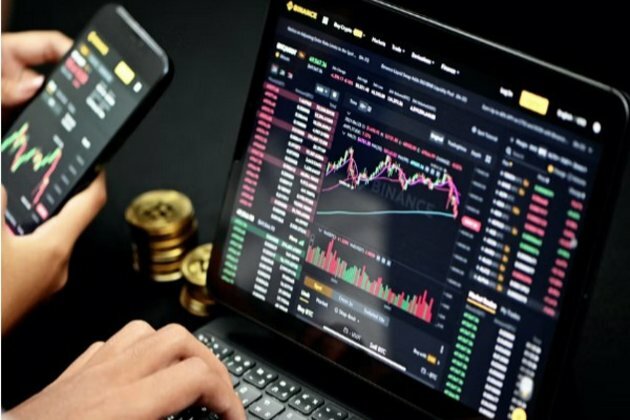 Promising DeFi coins for potential gains: Uniswap (UNI) and Mountanaz (MNAZ)