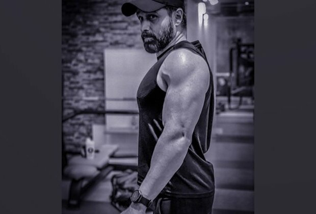 Emraan Hashmi flaunts his toned body in a transformation video