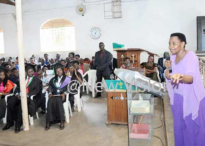  t ol dith akalema the ead of the ntiorruption nit in tate ouse addressing congregation during thinks giving ceremony at t aul hurch of ganda ulago 