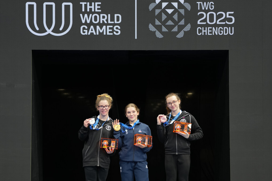 (SP)CHINA-CHENGDU-THE WORLD GAMES 2025-POWERLIFTING-WOMEN'S LIGHTWEIGHT-VICTORY CEREMONY