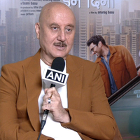 He is modern-day mixture of Basu Chatterjee, Hrishikesh Mukherjee: Anupam Kher lauds director Anurag Basu