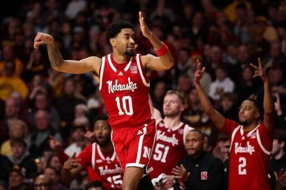 Arizona remains No. 1 in AP poll; Nebraska up to No. 5