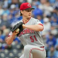 Ex-Royal Brady Singer pitches Reds past his former team