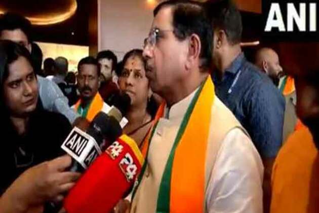 "Congress never respected the Constitution": Pralhad Joshi slams DK Shivakumar