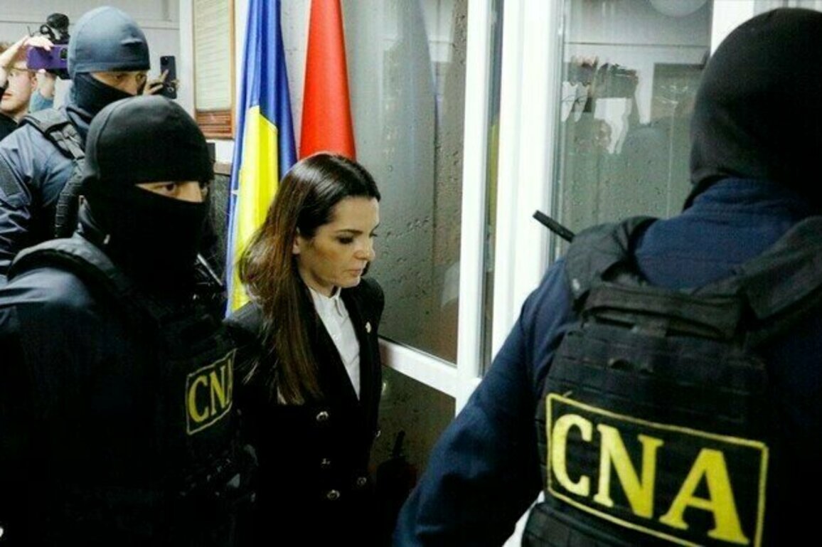 Court extends Moldovan governors arrest
