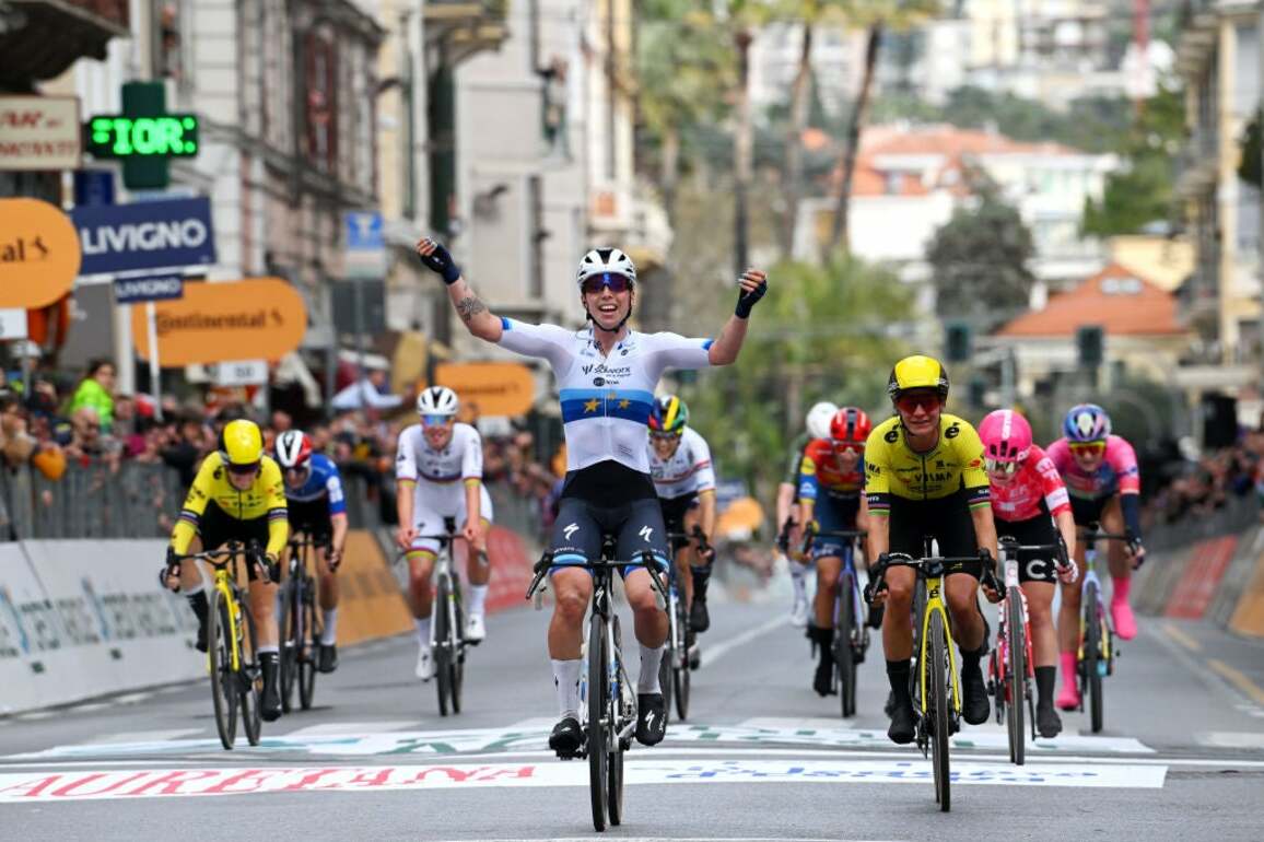 Lorena Wiebes Outsprints Marianne Vos to Seize Victory in San Remo Women - Velo