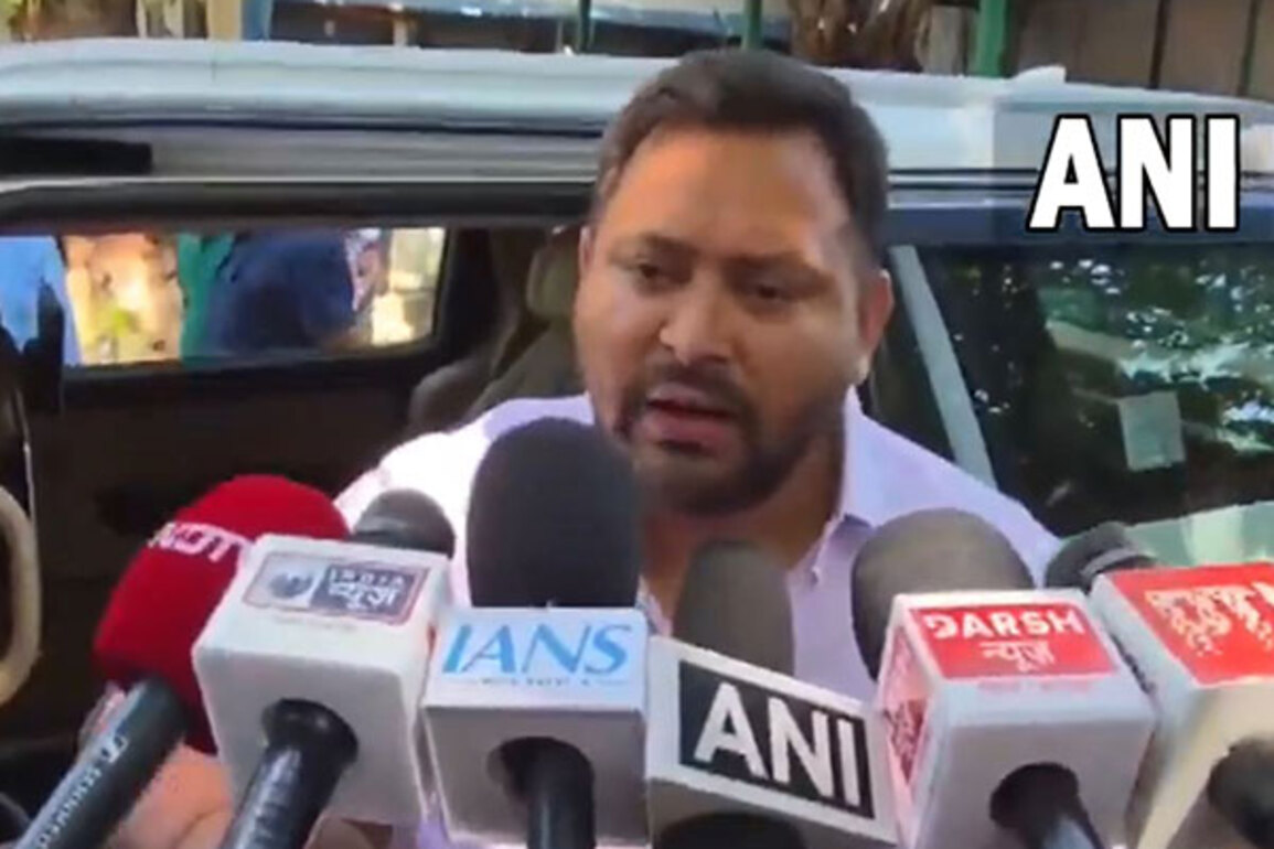 "No one's mother should be abused, We aren't in favour of this": Tejaswi Yadav