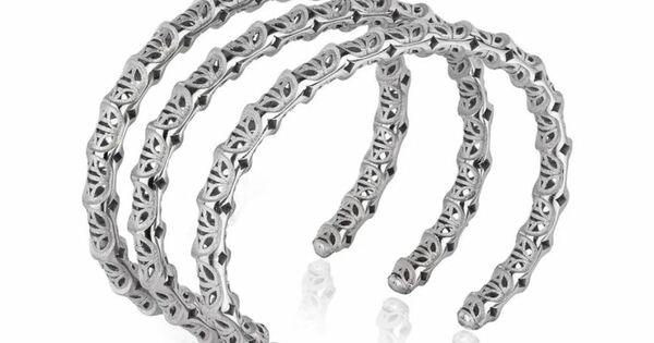 Platinum jewellery demand rises as delta with gold price widens