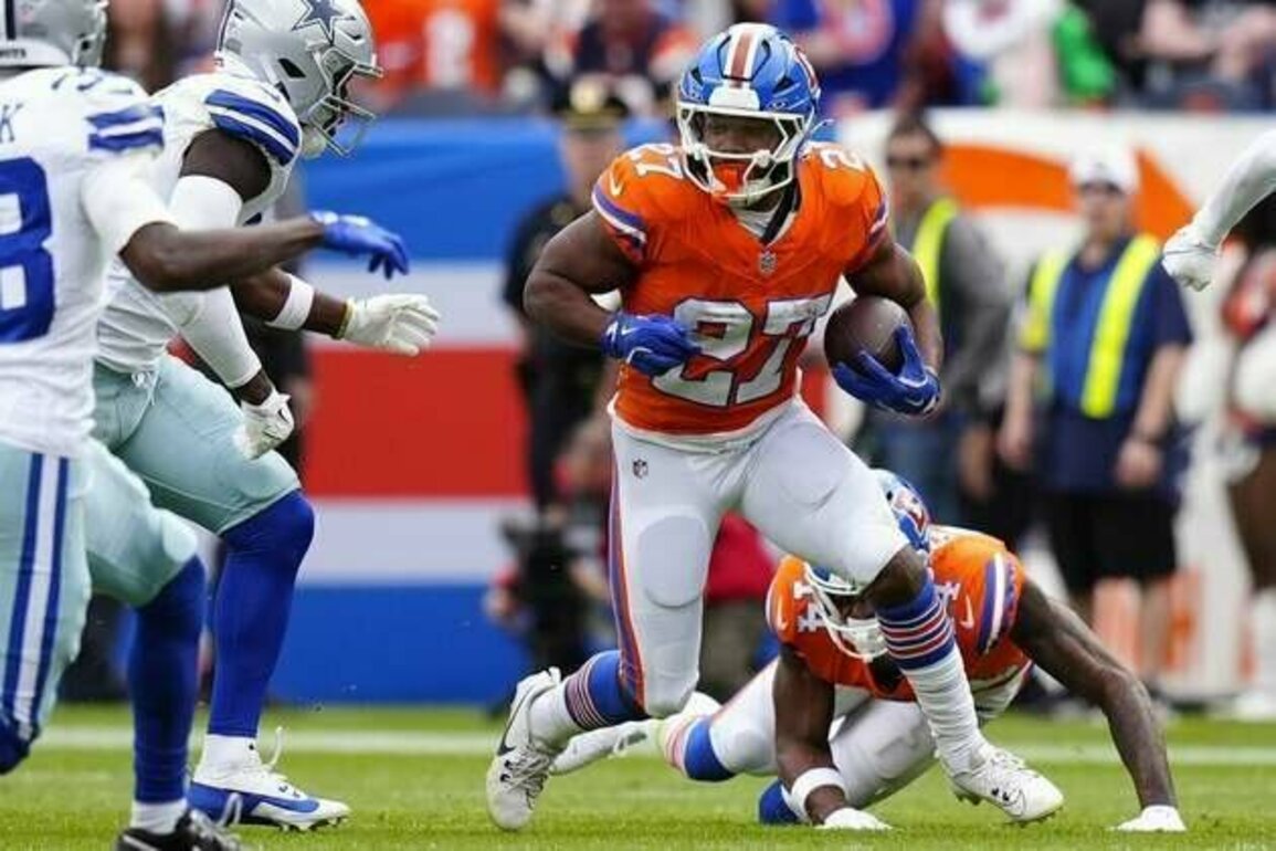 Broncos, Texans square off in battle of elite defenses