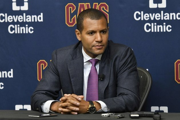 Cavaliers sign Anderson Varejao to 10-day contract