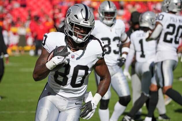 Report: Raiders bringing back TE Ian Thomas