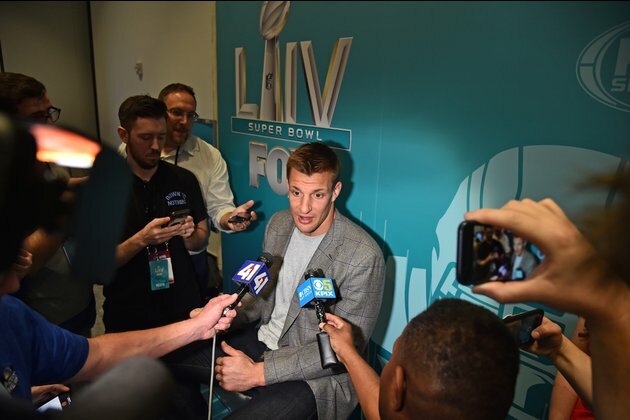Report: Gronkowski close to signing with WWE