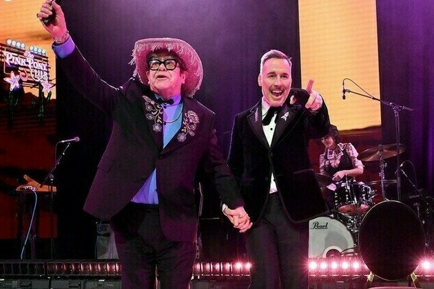 Russia bans Elton John foundation