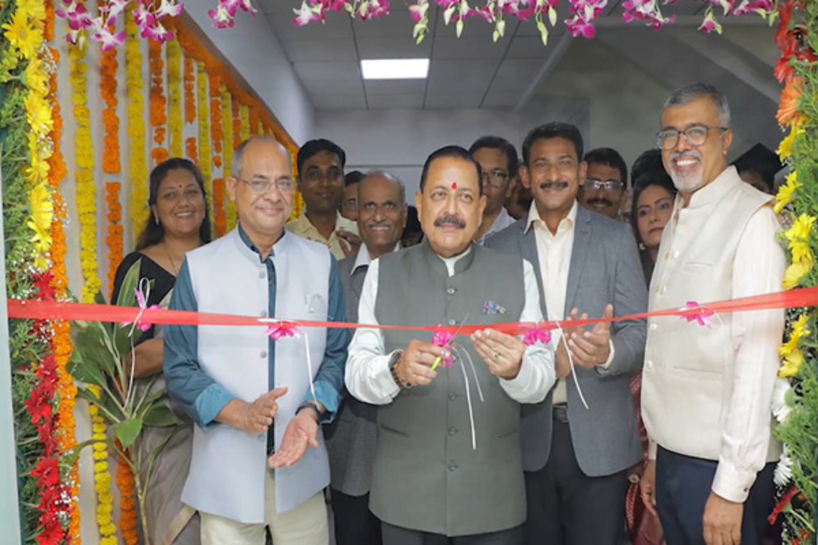 Union Minister Jitendra Singh inaugurates AIC-NIFIC Incubation centre at IIM Mumbai