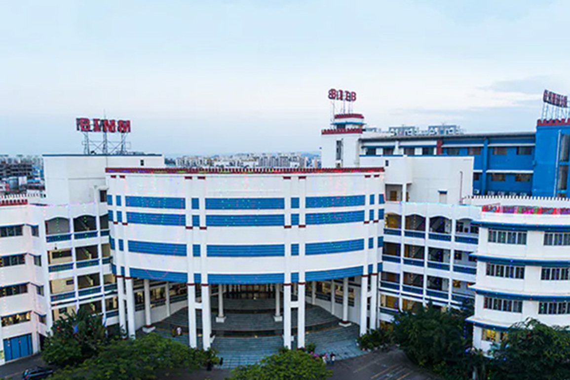 Sri Balaji University, Pune, Welcomes New MBA Batch (2025-2027)