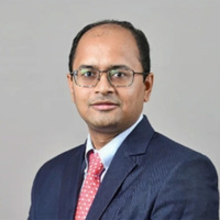 Banks adopt 'wait and watch' approach on macro risks amid geopolitical uncertainty: Axis Bank's Sameer Shetty