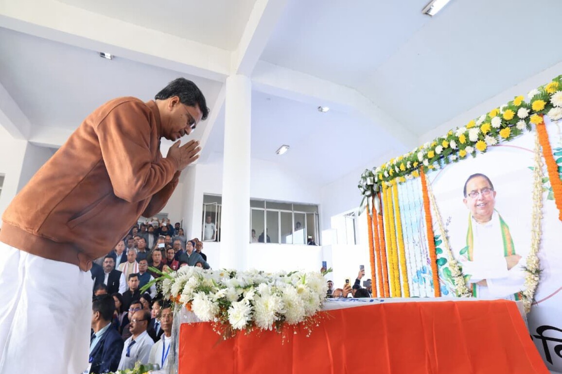 "Irreparable loss": Trpura CM Manik Saha pays last respects to late Speaker Biswabandhu Sen