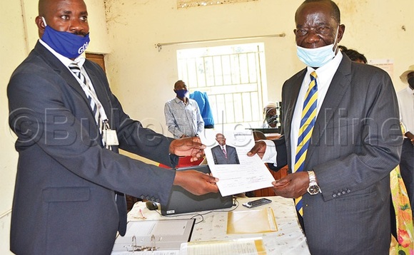 Ssekandi nga y'akamala okwewandiisa. Ssekandi nga y'akamala okwewandiisa.