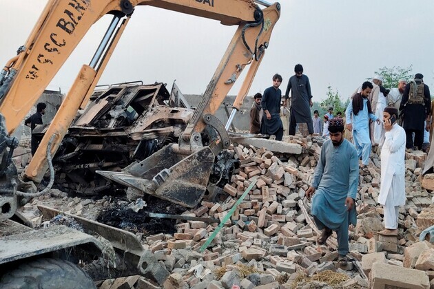 Pakistan: 15 policemen killed, 3 injured in suicide attack on Bannu checkpoint
