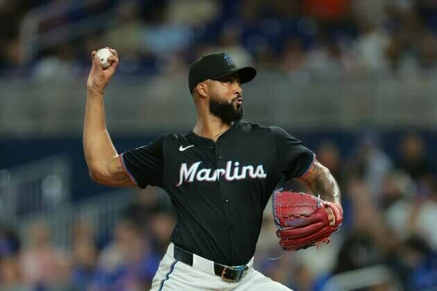 Marlins erupt for 6 in 5th to sink Mets