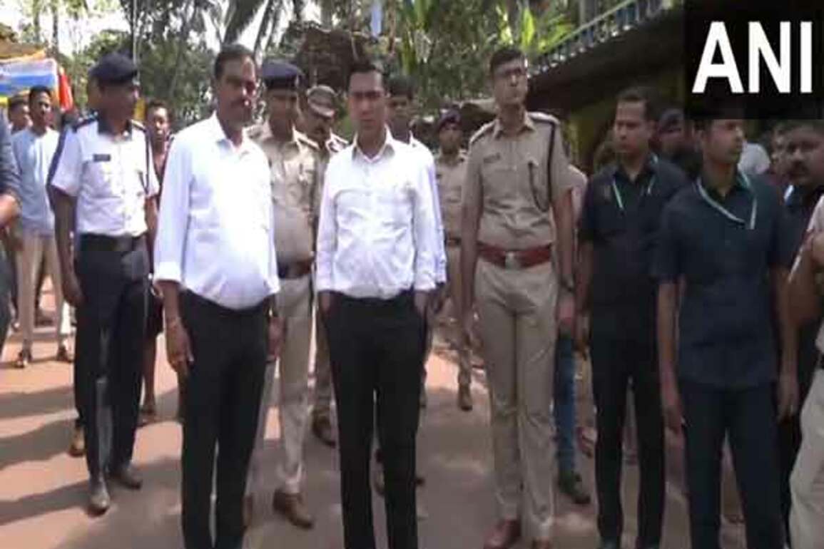 Goa CM visits Shirgao, directs state administration to conduct inquiry into stampede