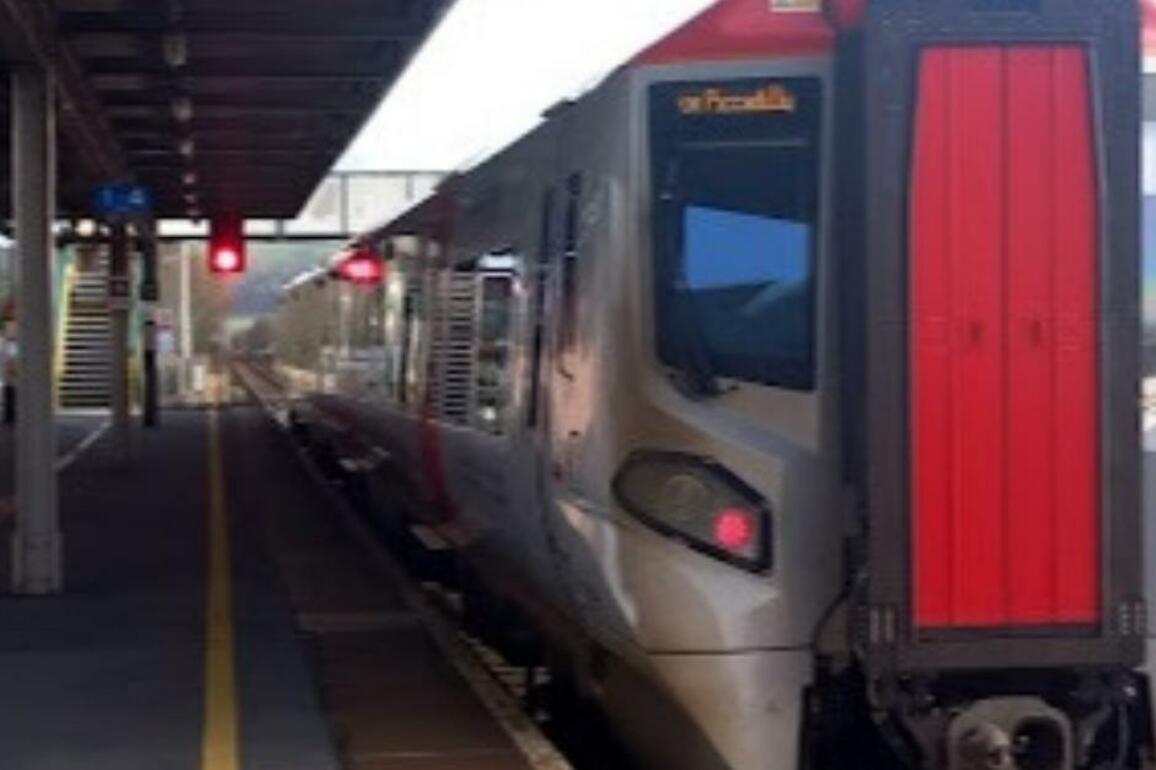 Delays for trains into Pembrokeshire due to tree - RECAP