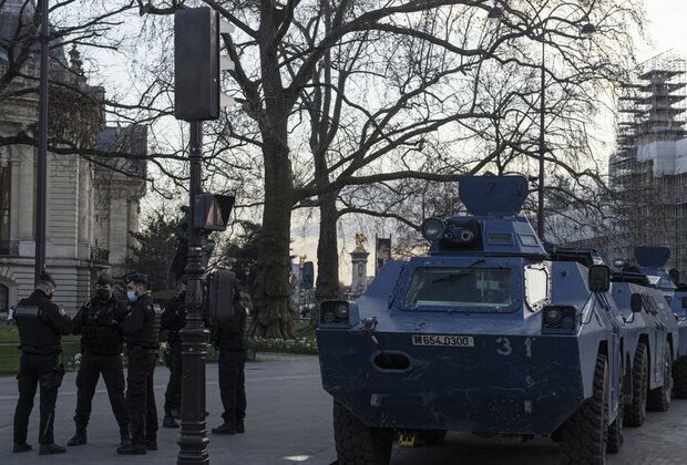 Paris braces for Freedom Convoy