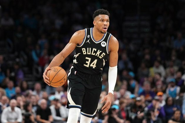 NBA roundup: Bucks defeat Suns to clinch playoff spot
