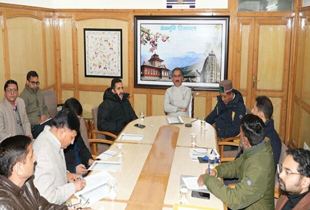 Himachal Chief Minister reviews centrally sponsored schemes