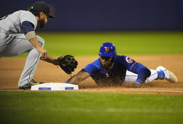 Mets blow lead, hang on to down Mariners