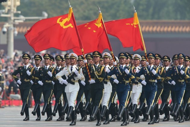 Update: Xi signs order to commend military units, individuals