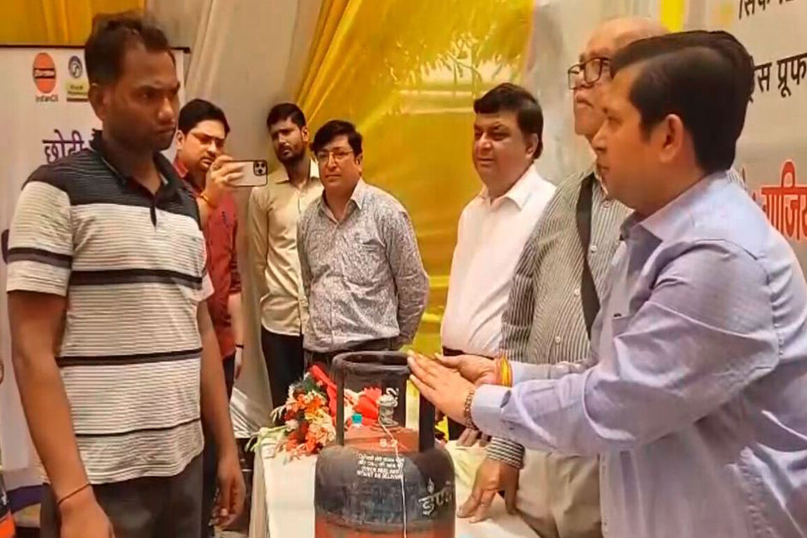 Uttar Pradesh: LPG Distributors Association introduces 5 kg small LPG cylinders for labourers