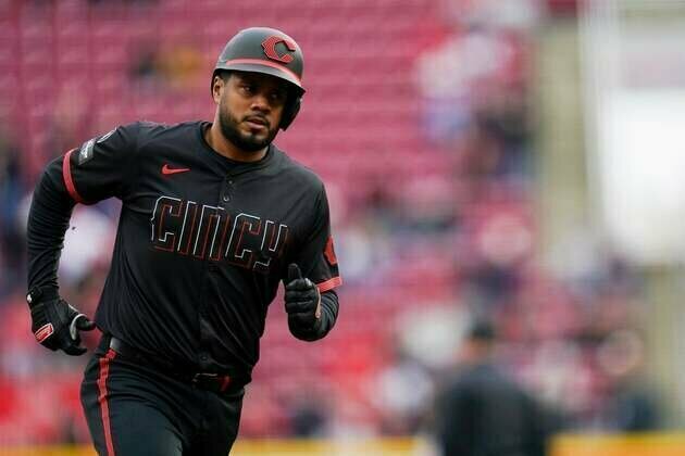 Jeimer Candelario's homer sparks Reds to win over Pirates