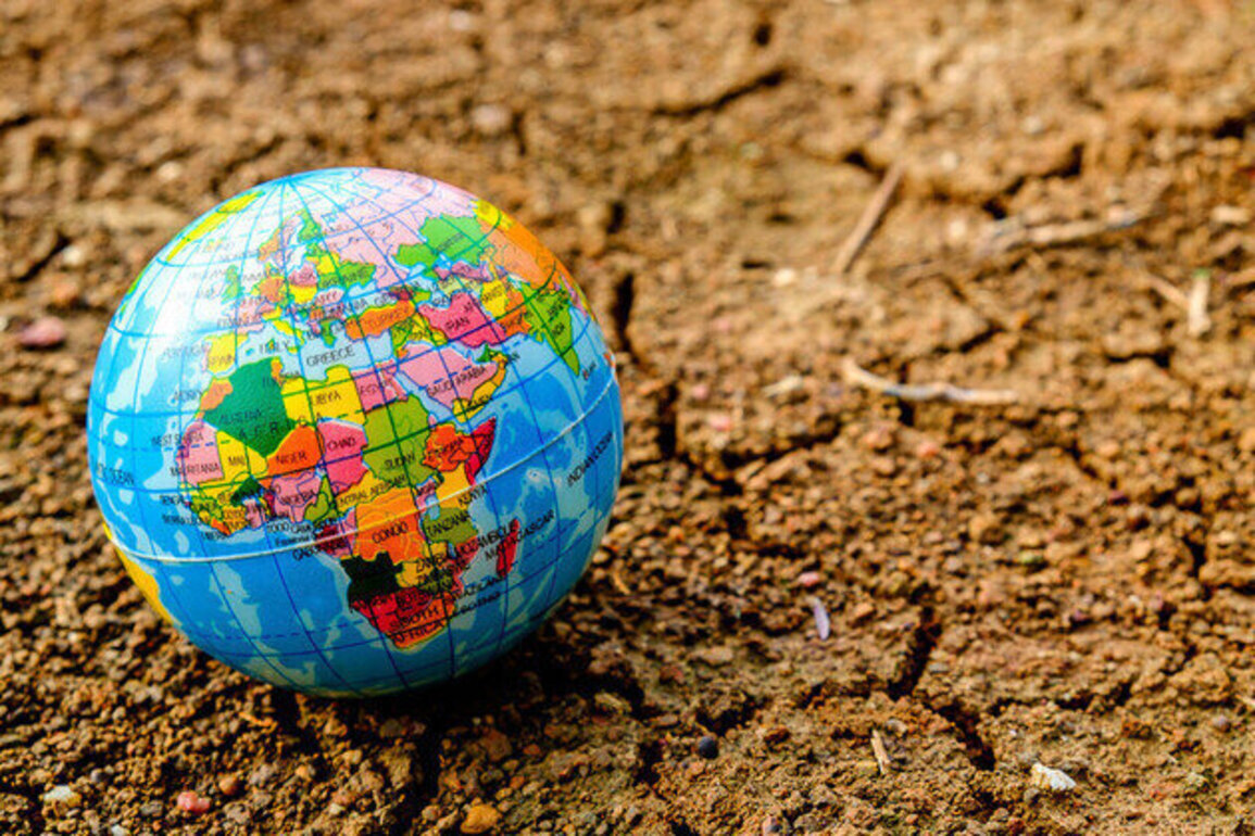 Rethinking International Relations in the Age of the Anthropocene
