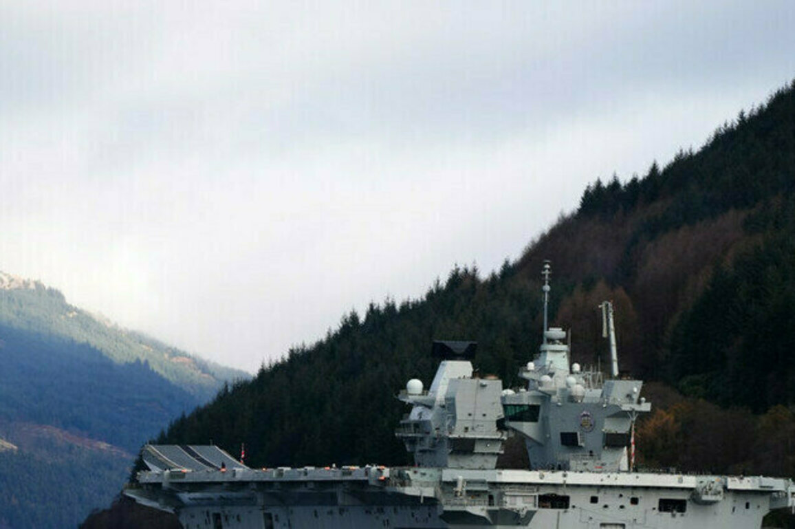 UK Royal Navy reports radioactive nuclear leak