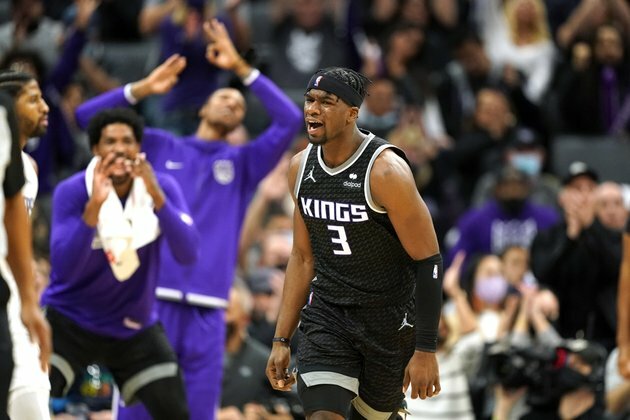 NBA roundup: Kings end 15-game home losing skid to Clips