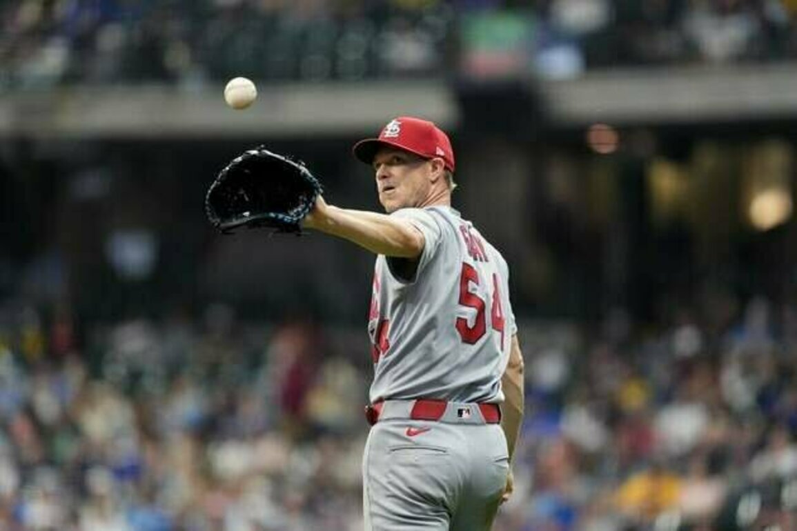 Cardinals turn to ace Sonny Gray to tame red-hot Pirates