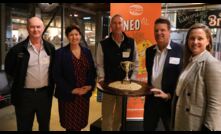  Neo breeder David Moody with WA Minister for Agriculture, Jackie Jarvis, GRDC’s Peter Bird and Darrin Lee and InterGrain Chair Karlie Mucjanko.  Image courtesy InterGrain.