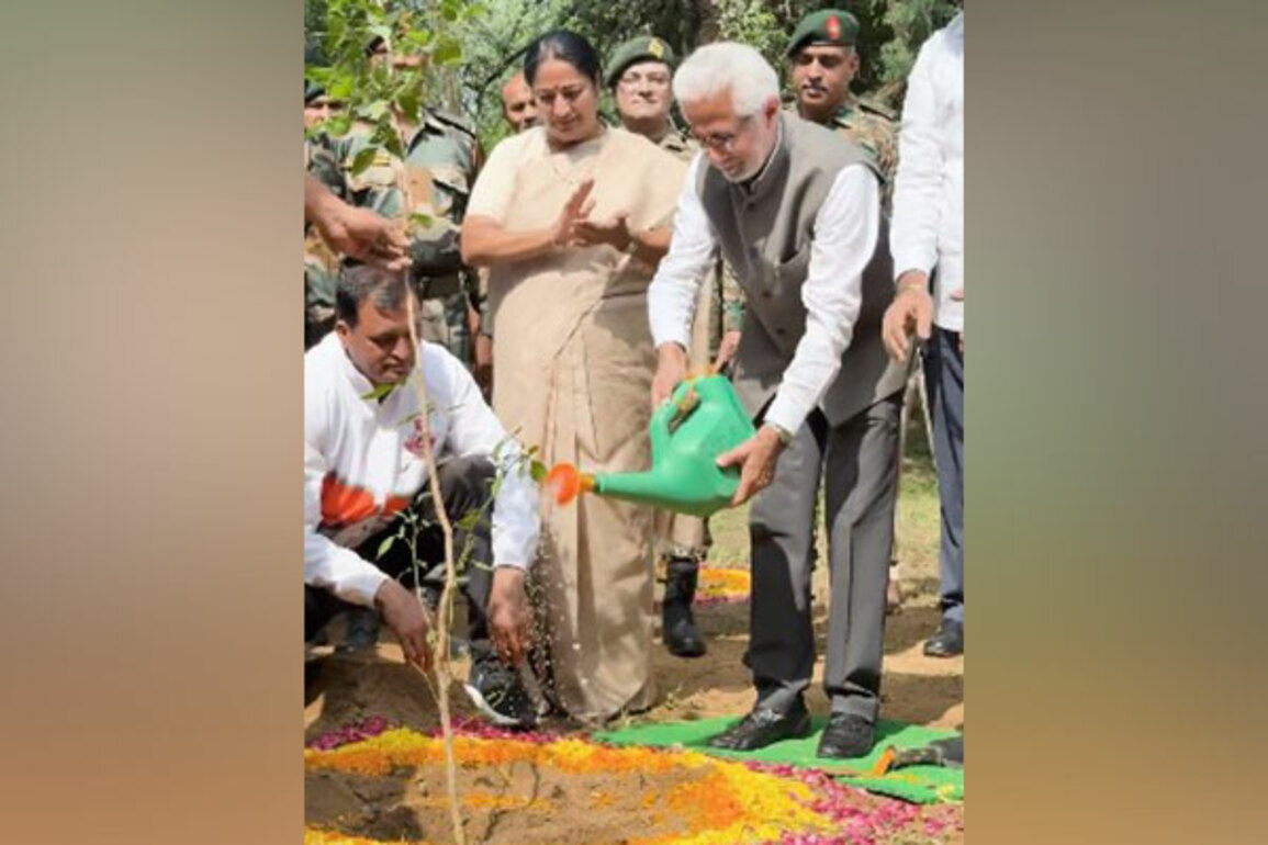 Delhi CM leads Van Mahotsav plantation drive at Rashtrapati Bhavan