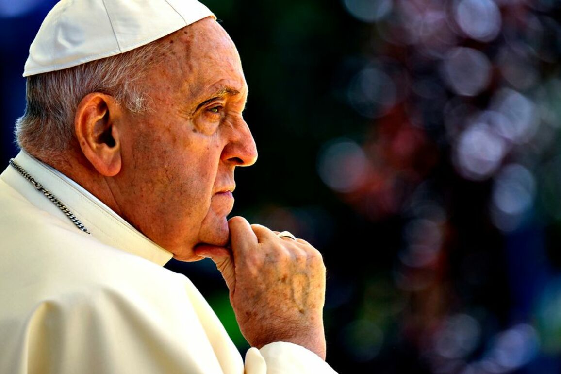 Belfast City Hall to be illuminated this weekend in memory of Pope Francis