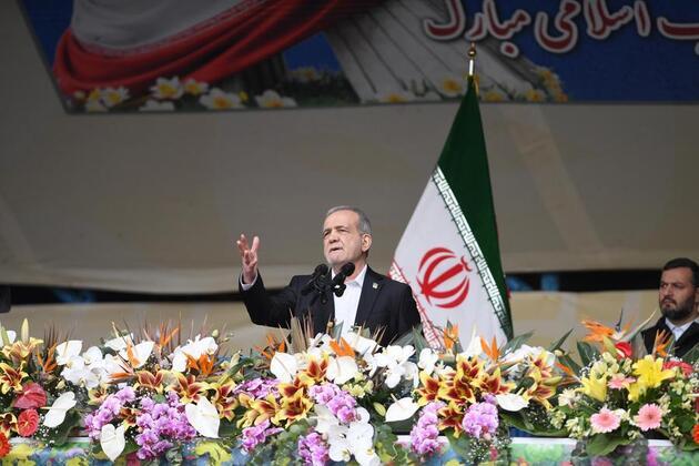 Iran says distrust of West stalls nuclear talks, describing missile program as "red line"