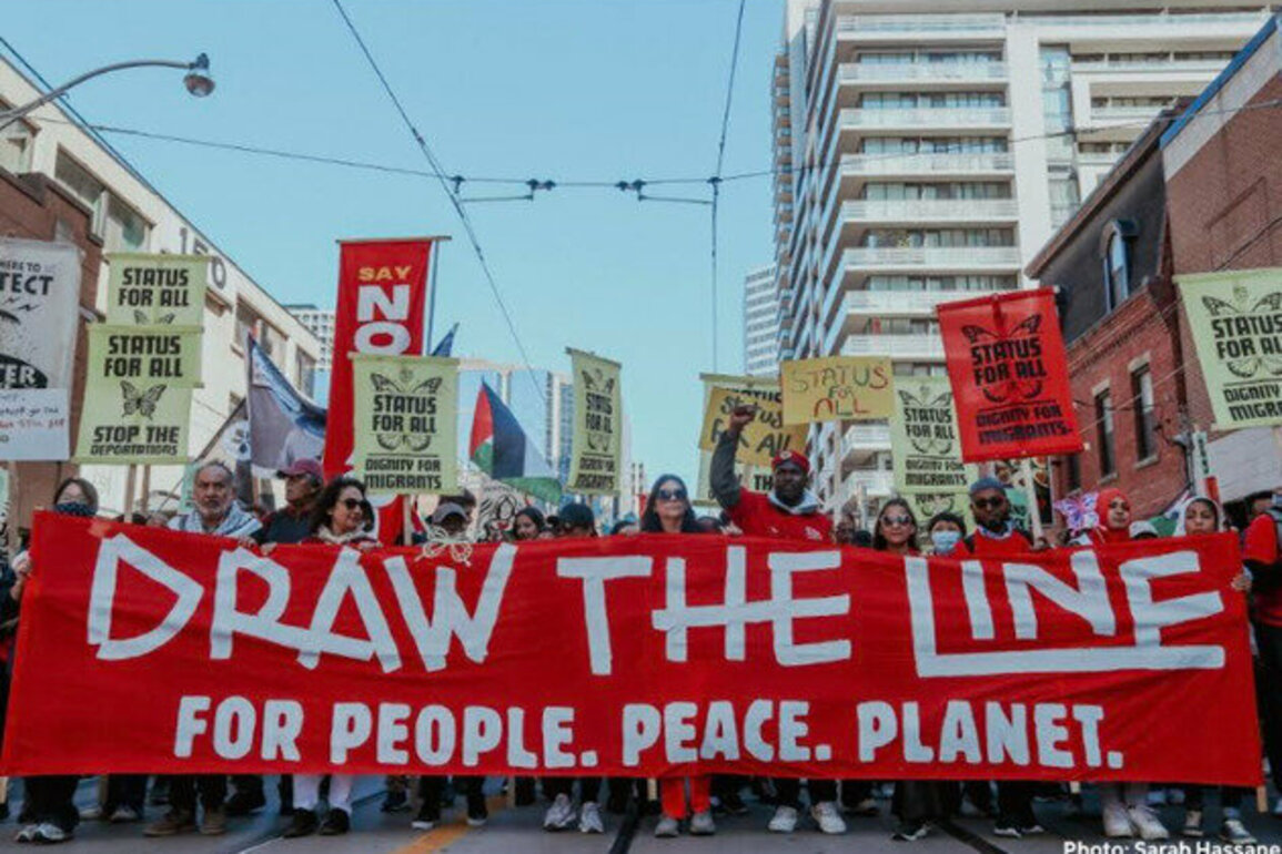 Draw the line movment: Thousands of people mobilized to protest canadian government project to exploit indigenous lands